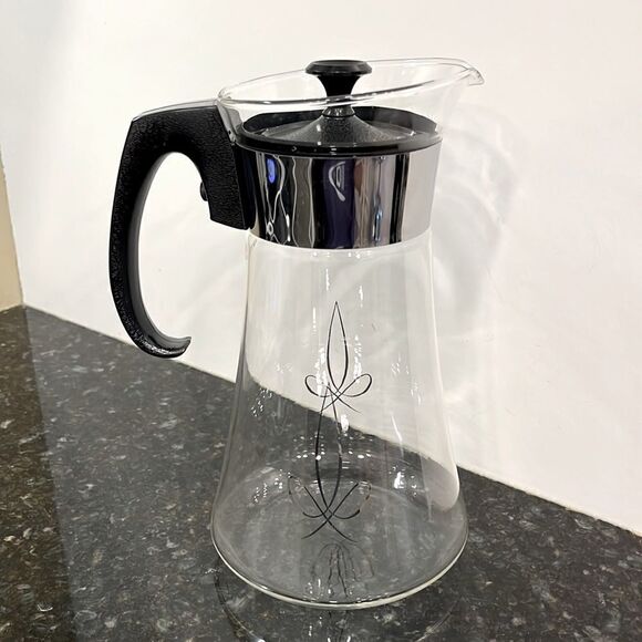 Pyrex 6 cups Coffee Pot Carafe Silver design Mid Century Glassware Vinta… - Picture 1 of 5